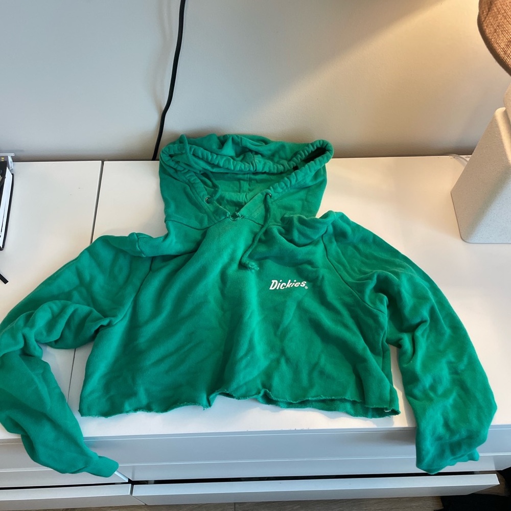 dickies cropped sweatshirt